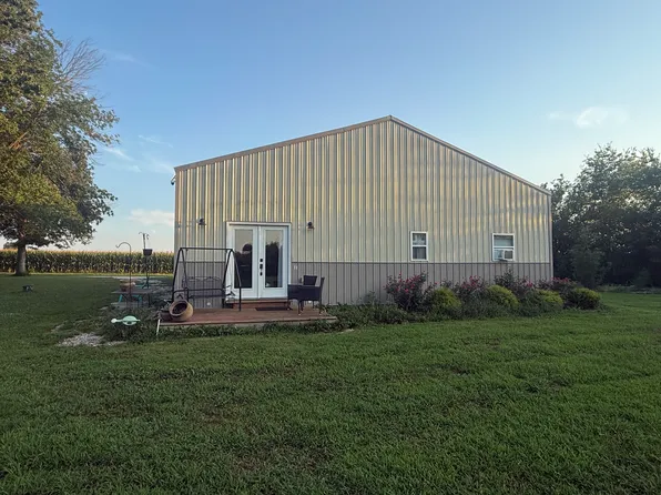 8567 Ashley Ln #B, New Athens, IL 62264