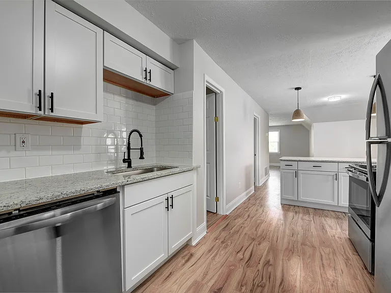 1603 Newman Ave #UP — Photo 6
