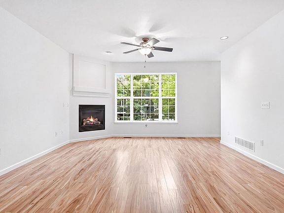 4th image of 2413 Water Cress Ct #6-20