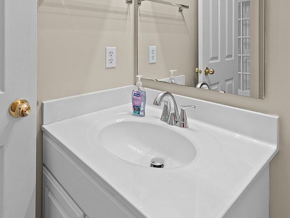 3rd image of 1159 Sheffield Ct