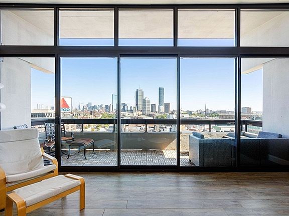 4th image of 566 Commonwealth Ave #Penthouse 2