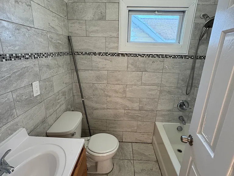 282 Schley St #3 — Photo 7