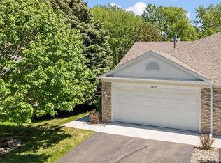 10825 Lexington Dr, Eden Prairie, MN 55344