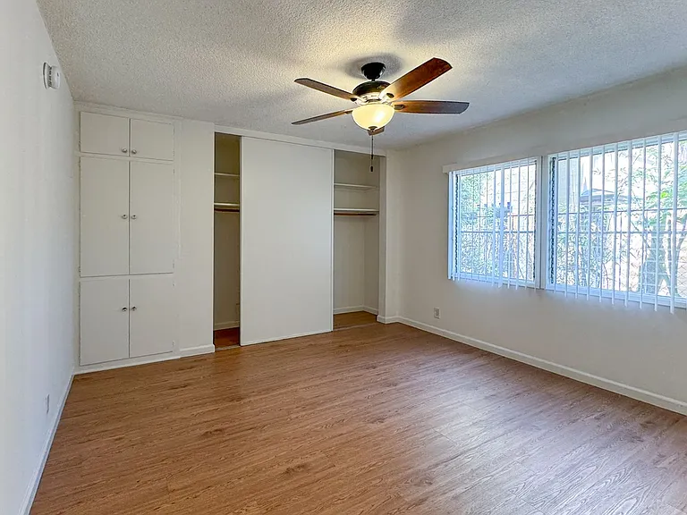 1555 S Hayworth Ave #5 — Photo 5