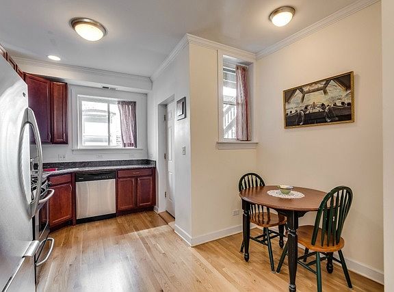4th image of 4037 N Mozart St #2