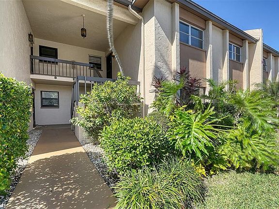 2nd image of 2504 Clubhouse Cir Unit 102