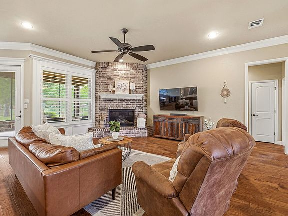 4th image of 5711 Pebble Beach Dr