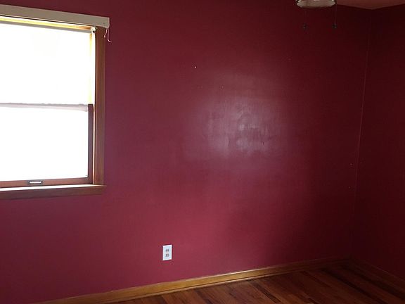 2nd image of 685 15th St SE