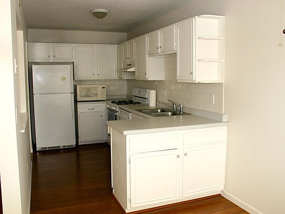 5th image of 682 E 143rd St