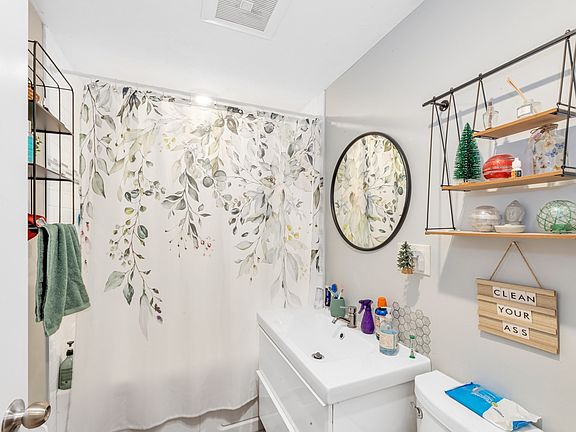 3rd image of 11 Pierce St #2