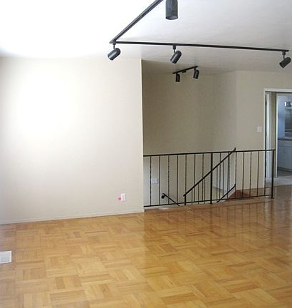 3rd image of 280 Lake Dr