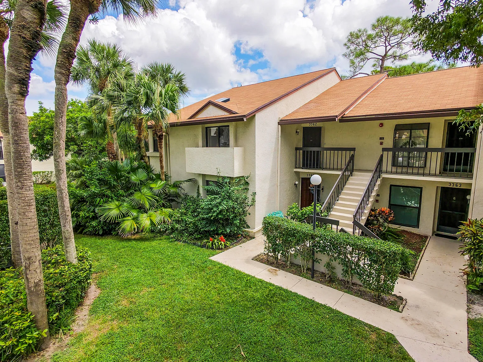 3 bed, 2.0 bath, 1275 sqft, $1,950 — Photo 1