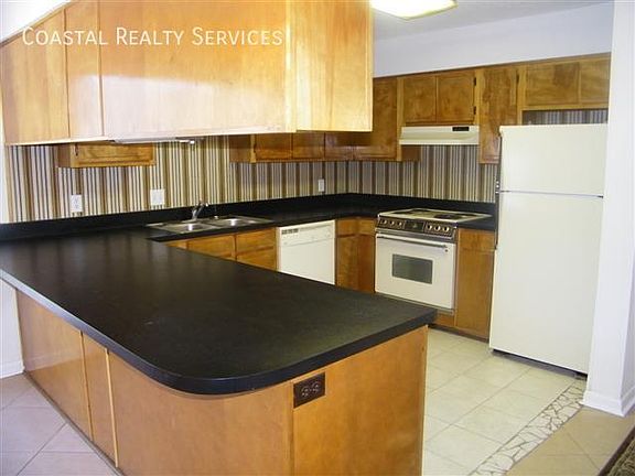 3rd image of 337 Lewis St Unit D