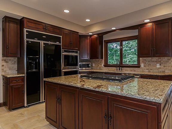 5th image of 8655 Whitetail Run Ln