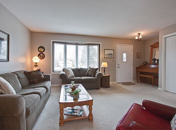 5th image of 631 Garys Dr