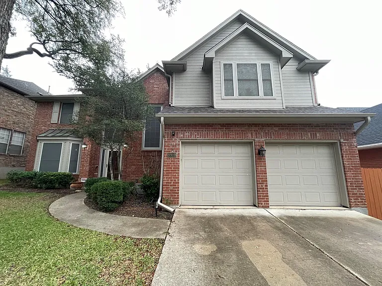 9919 Barbrook Dr — Photo 2