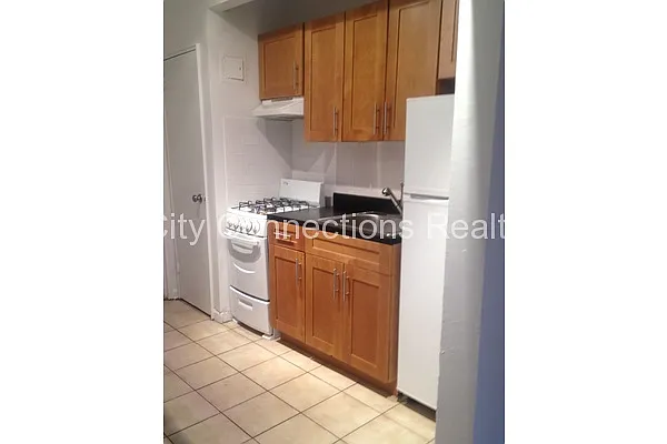 Rented by City Connections Realty | media 27