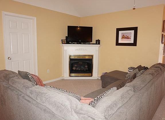 4th image of 4031 Cobblewood Dr