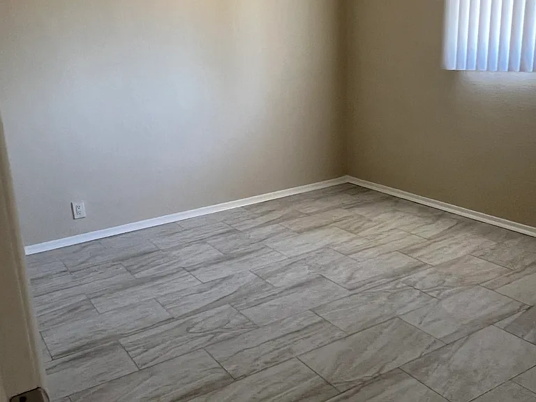 532 Oasis Dr — Photo 11
