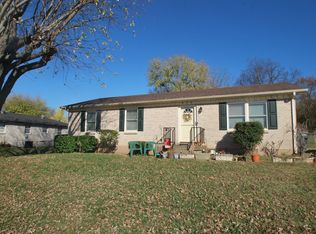 808 Goldcrest Dr, Springfield, TN 37172