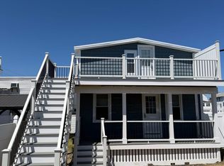22 1/2 I St, Hampton, NH 03842