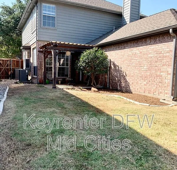 8702 Saddlehorn Dr — Photo 19