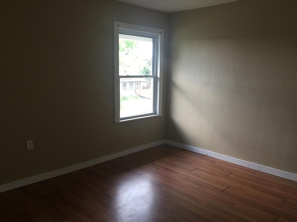 2nd image of 339 Shenango Blvd