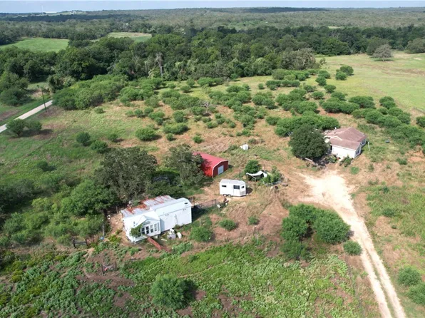 1090 Appling Rd, Kingsbury, TX 78638