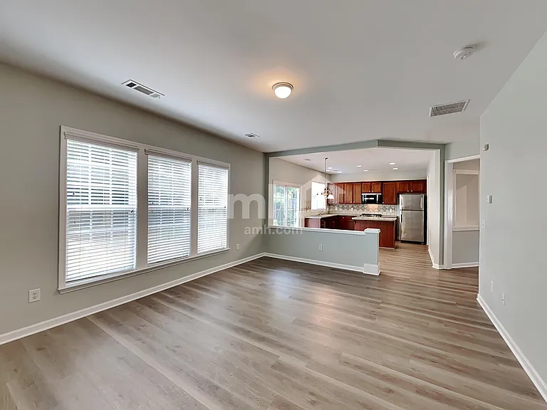 811 Greenwood Xing — Photo 7
