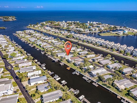 4th image of 42 Janet Dr