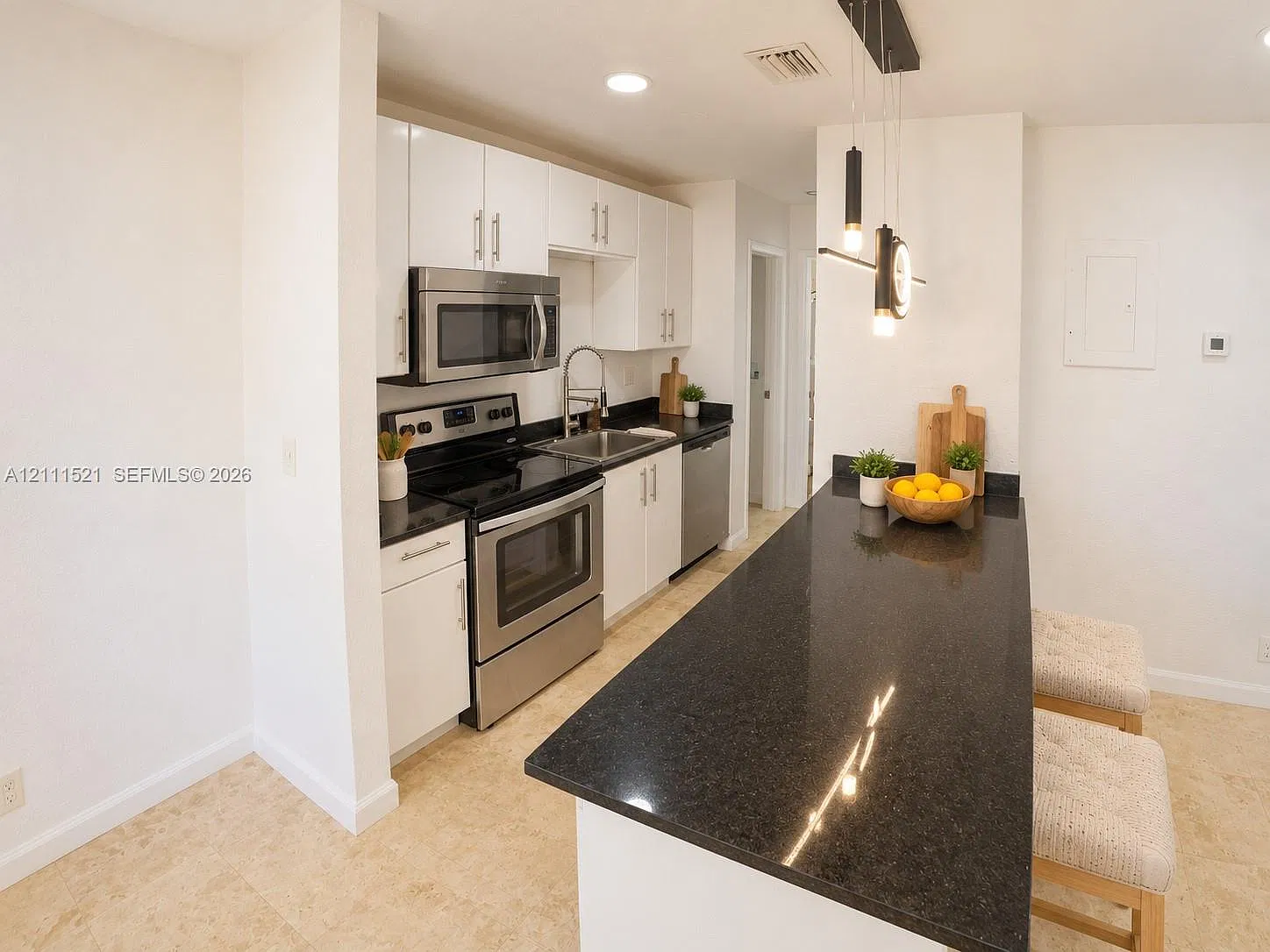 East Side Villas Condo — Photo 4