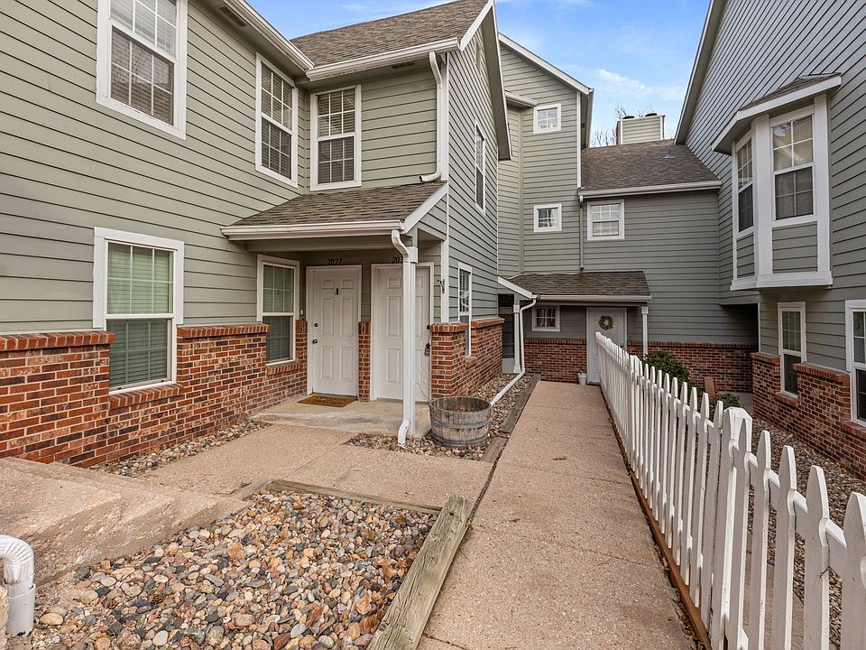 1st image of 2037 Palm Dr