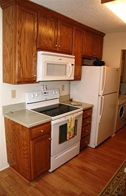 5th image of 708 Clarendon Ave