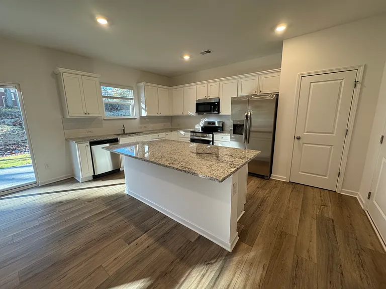 524 Madison Lakeview Dr — Photo 16