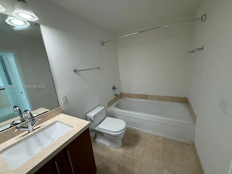79 SW 12th St #3702 — Photo 29
