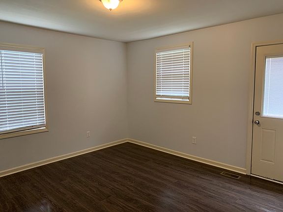 4th image of 320 Yodie St