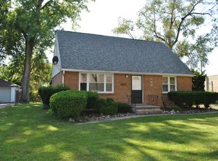 8224 S 85th Ave, Oak Lawn, IL 60458