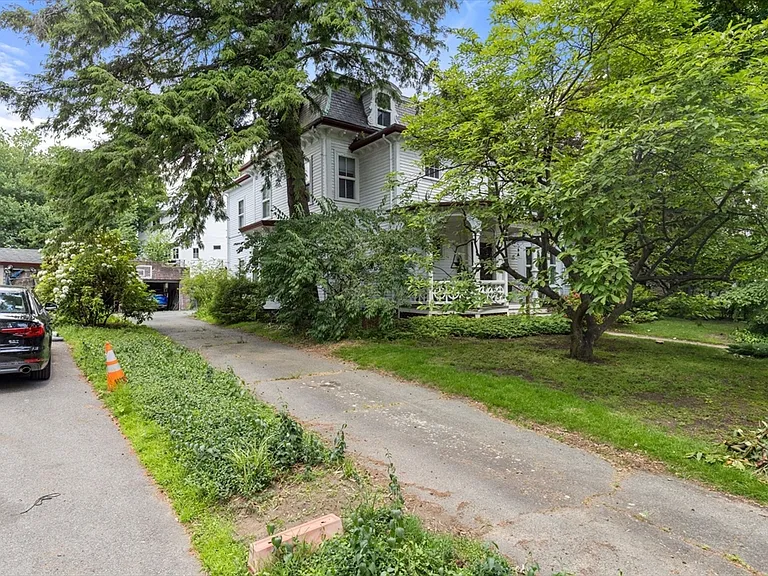 15 Myrtle St #2 — Photo 34