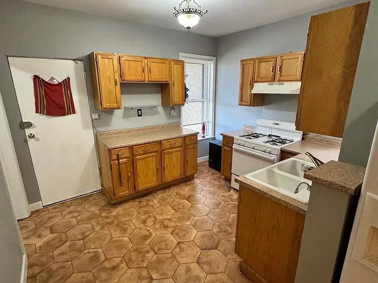 2117 N Albany Ave #1 — Photo 6