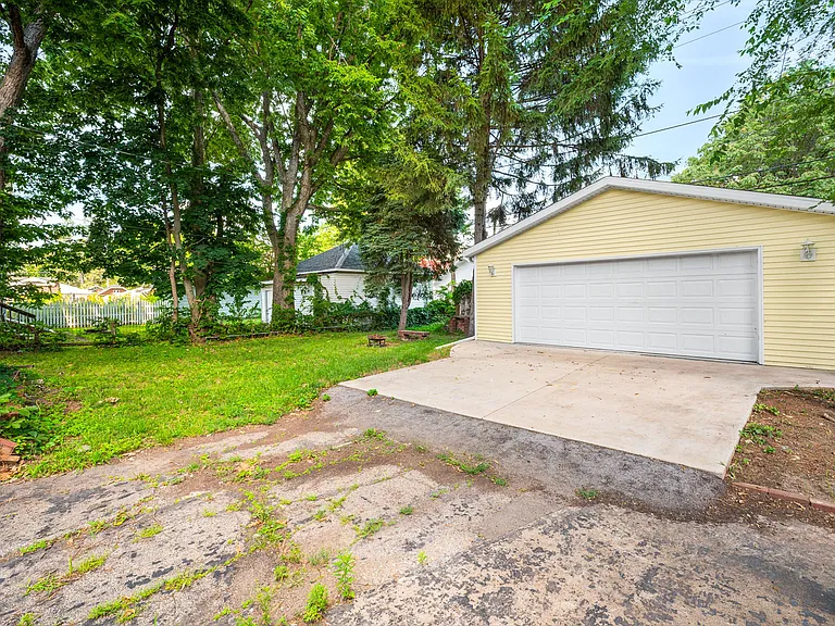 1617 W Barker Ave — Photo 7