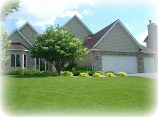 9440 Norwood Ln N, Maple Grove, MN 55369