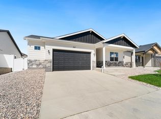 527 85th Avenue Ct, Greeley, CO 80634