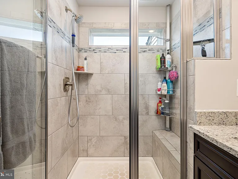618 Chalcedony Ln — Photo 34