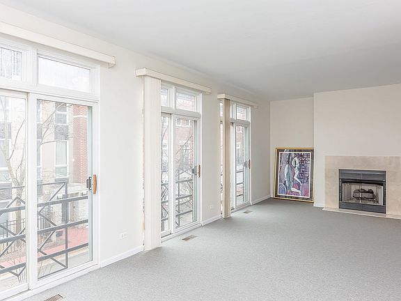 4th image of 1502 S Prairie Ave Unit C