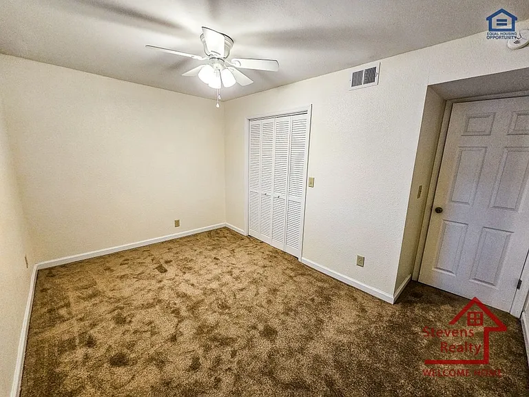Skyline Apartments — Photo 26