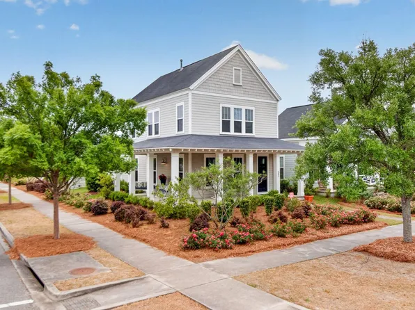 203 Gnarly Oak Ln, Summerville, SC 29485