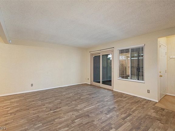 5th image of 5047 Village Dr