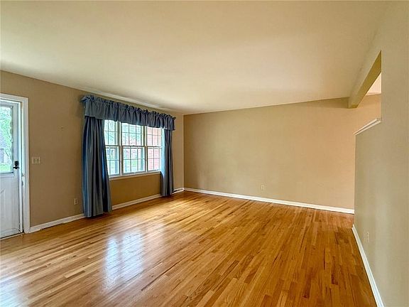 3rd image of 6919 NW Park Plaza Dr