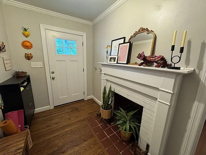 2602 Poincianna St SW — Photo 2