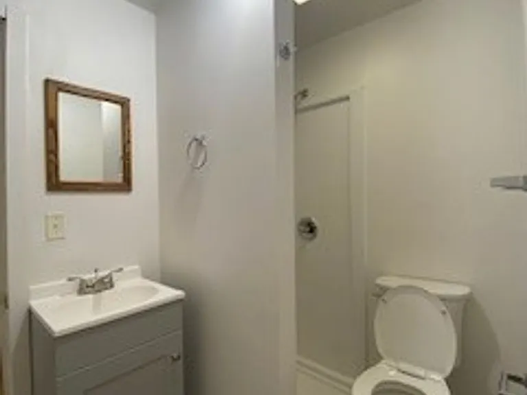 748 N Lake St — Photo 17